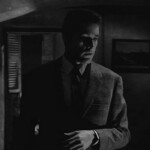 Kervin Mathews tappt im Dunklen