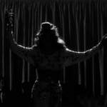 Rita Hayworth macht Schattenspiele für Erwachsene
